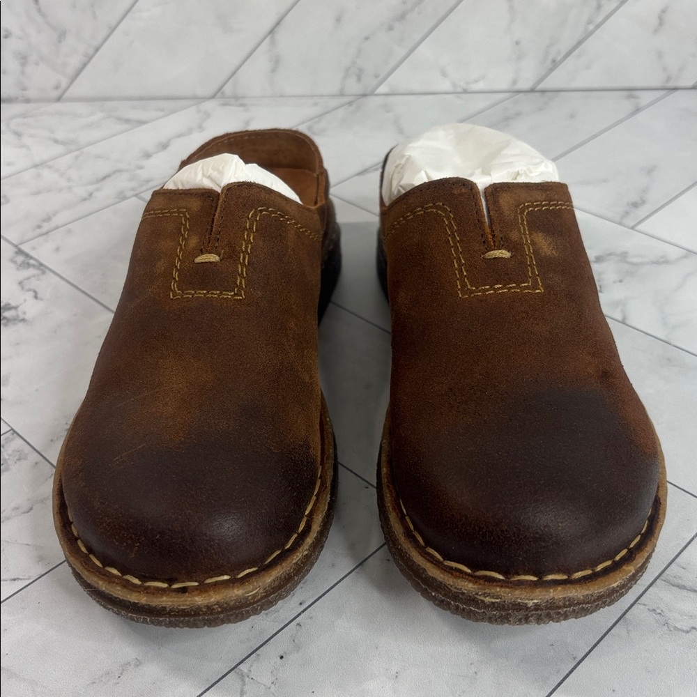 NWT Born Womens Seana Brown Distressed Suede Leather Slip On Clogs Size 6M - Picture 3 of 9